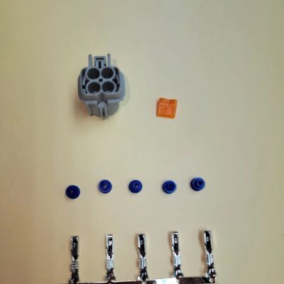 4 pin light gray female Nissan connector