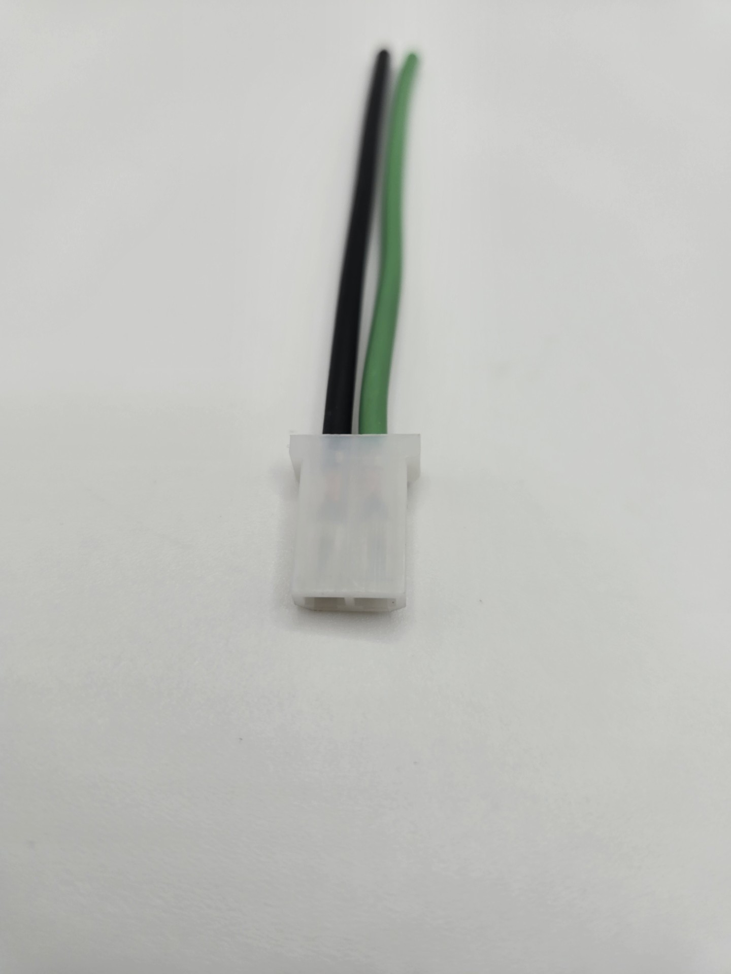 E30 Fuel Pump Connector - Image 5